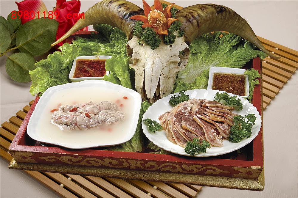 吉祥羊首